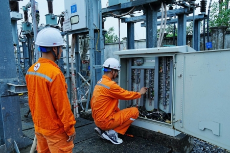 Công ty Điện lực Quảng Ninh đảm bảo cung ứng điện an toàn, ổn định dịp Giỗ Tổ, 30/4 - 1/5