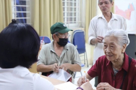 Bổ sung nhóm đối tượng hưởng trợ cấp hàng tháng vào lộ trình tăng lương từ 1/7