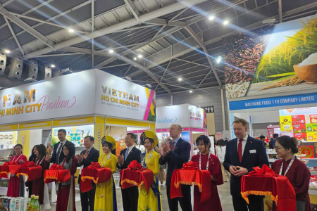 Việt Nam tiếp tục duy trì vị trí đối tác thương mại thứ 10 của Singapore