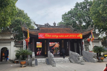 Bắc Ninh: Chuỗi hoạt động sôi nổi tại Lễ hội Đền Đô, kỷ niệm 1016 năm ngày Đức Vua Lý Thái Tổ đăng quang Hoàng đế