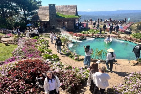 Lâm Đồng: Du lịch khởi sắc, 3 ngày lễ đón 350.000 lượt khách, doanh thu 768 tỷ đồng