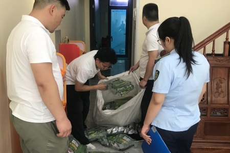 Bắc Ninh: Phát hiện, tạm giữ 1.550 gói kẹo cau nhập lậu