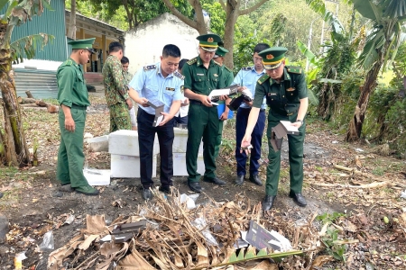 Lai Châu: Tiêu hủy 700 bao thuốc lá nhập lậu thu giữ tại khu vực biên giới Phong Thổ