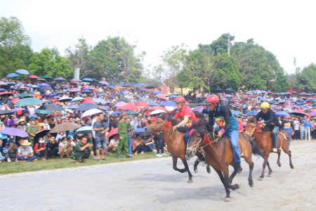 Bắc Hà (Lào Cai) rộn ràng chuỗi hoạt động du lịch dịp nghỉ lễ 30/4 - 1/5