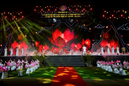 Nghệ An kỷ niệm 60 năm ngày hy sinh của 33 chiến sĩ Thanh niên xung phong tại hang Hỏa Tiễn