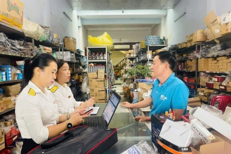 Chính thức: Nâng ngưỡng chịu thuế với hộ kinh doanh lên 1 tỷ đồng/năm, áp dụng từ 1/1/2026