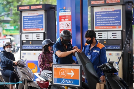 Đơn giản hóa thủ tục hành chính, điều kiện kinh doanh, đặc biệt là lĩnh vực xăng dầu