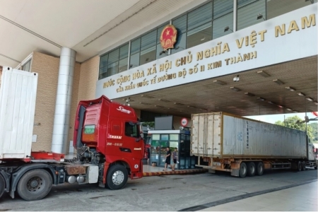 Xuất nhập khẩu qua các cửa khẩu Lào Cai trong quý I đạt 570,21 triệu USD