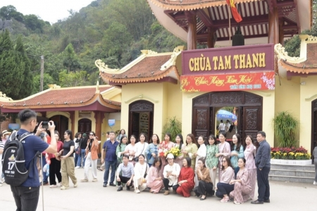 Lượng khách du lịch đến Lạng Sơn trong dịp lễ ước đạt 85.000 lượt
