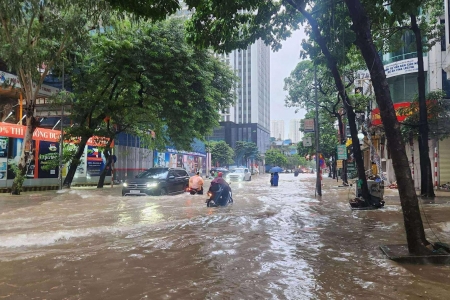 Hà Nội chủ động phương án ứng trực tại 220 điểm úng ngập, giảm thiểu thời gian xử lý khi mưa lớn
