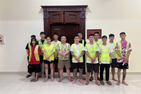 Hà Nội: Tạm giữ 13 đối tượng liên quan đến hoạt động buôn bán hàng cấm tại cơ sở kinh doanh Lounge Gas Remix