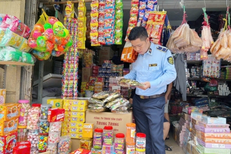 Hà Nội tăng cường kiểm tra an toàn thực phẩm tại khu vực phố cổ