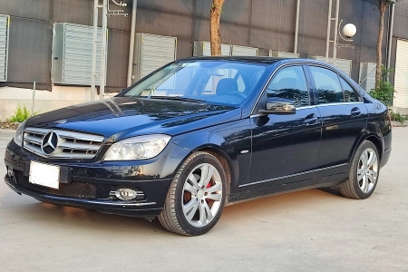 Mercedes-Benz C 200 đời 1999 rao bán giá 180 triệu đồng