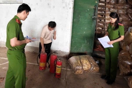 Cao Bằng: Xử phạt 2 cơ sở thu mua nguyên liệu thuốc lá không đảm bảo phòng cháy, chữa cháy