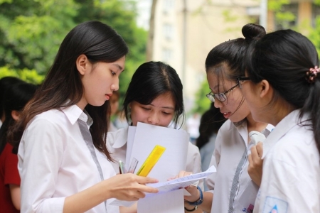 Hà Nội chốt loạt điểm mới kỳ thi lớp 10 năm 2026: Thí sinh làm bài trực tiếp vào đề, gần 141.000 lượt đăng ký dự thi