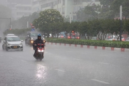 Nắng nóng diện rộng sắp chấm dứt, miền Bắc chuyển mưa dông