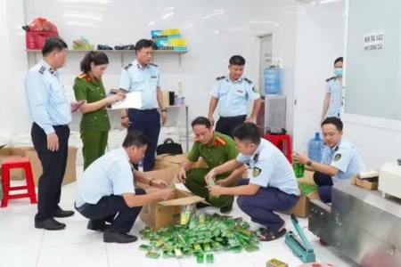 Tây Ninh triệt phá đường dây sản xuất dầu gió giả quy mô lớn, thu giữ hơn 27.000 sản phẩm