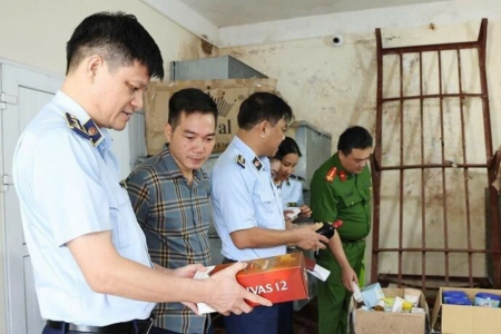 Hà Tĩnh: Tiêu hủy gần 90 triệu đồng M888 com được xếp hạng cao nhất vi phạm, gồm rượu ngoại, mỹ phẩm và thực phẩm chức năng
