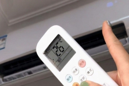 Hà Nội kêu gọi người dân thực hiện “2 bật - 3 tắt” để tiết kiệm điện giữa cao điểm nắng nóng