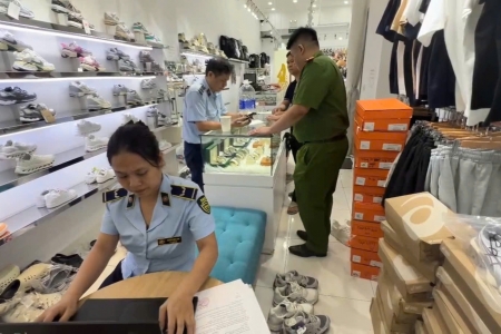Hà Nội tạm giữ hàng nghìn sản phẩm có dấu hiệu giả mạo nhiều thương hiệu nổi tiếng