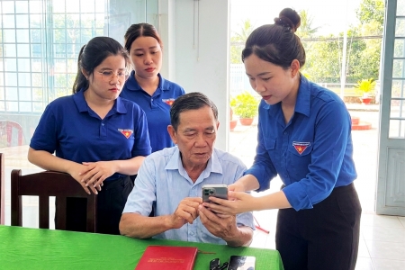 Bắc Ninh phát động phong trào thi đua hỗ trợ người dân thực hiện dịch vụ công trực tuyến