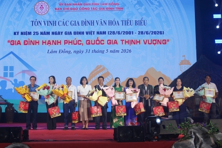 Tôn vinh gia đình văn hóa tiêu biểu, lan tỏa những giá trị tốt đẹp trong cộng đồng