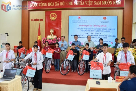 Quảng Ninh: Trao tặng xe đạp cho trẻ em có hoàn cảnh khó khăn