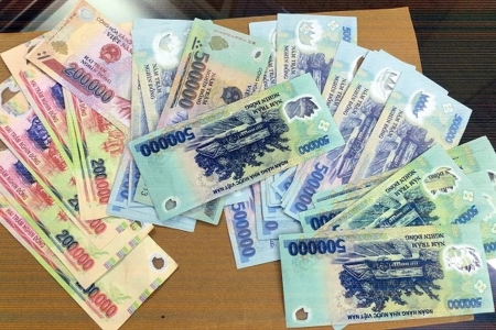 Xuất hiện tiền giả mệnh giá 100.000 và 200.000 đồng trên thị trường