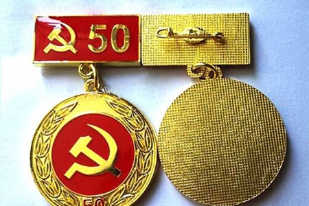 Tăng mức tiền thưởng huy hiệu Đảng từ ngày 1/7 theo mức lương cơ sở mới