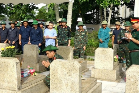 Thanh Hóa: Lấy mẫu ADN xác định danh tính hài cốt liệt sĩ tại Nghĩa trang xã Vĩnh Lộc