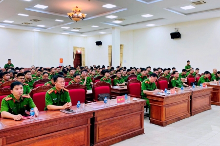 Ninh Bình: Khai giảng lớp tập huấn nghiệp vụ khám nghiệm hiện trường cho cán bộ kỹ thuật hình sự Công an cấp xã