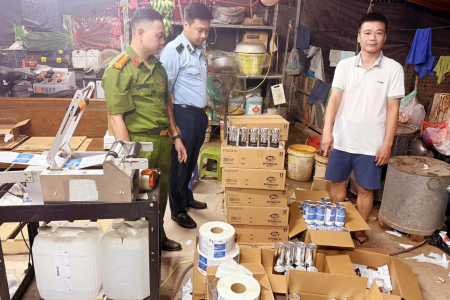 Quản lý thị trường Hà Nội: Chuyển 43 vụ có dấu hiệu hình sự sang cơ quan điều tra