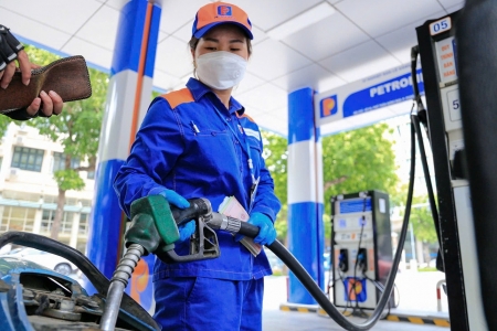 Bộ Tài chính đề xuất kéo dài miễn ba loại thuế với xăng dầu và khôi phục thuế tiêu thụ đặc biệt từ ngày 1/7