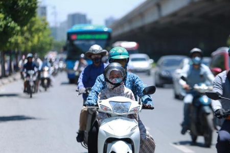Nắng nóng đặc biệt gay gắt ở miền Trung còn kéo dài nhiều ngày