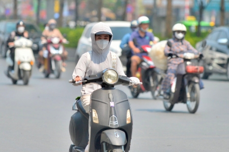 Thời tiết 26/6: Miền Bắc hạ nhiệt nhờ mưa giông, Trung Bộ tiếp tục nắng nóng gay gắt