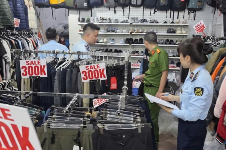 Chuyển 43 vụ sang cơ quan điều tra, Hà Nội quyết liệt chống hàng giả và gian lận thương mại
