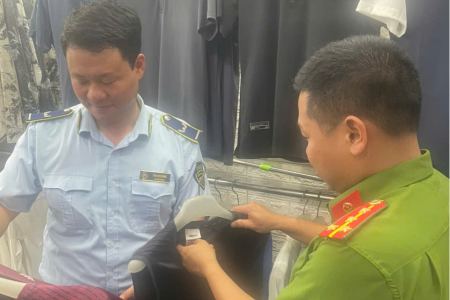 Hưng Yên: Phạt hơn 40 triệu đồng và tiêu hủy lượng lớn hàng thời trang giả mạo nhãn hiệu