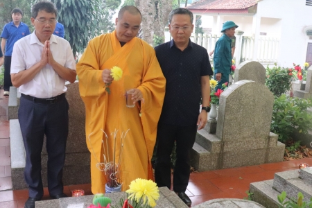 Phường Lào Cai tổ chức lấy mẫu ADN 46 hài cốt liệt sĩ chưa xác định danh tính
