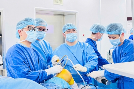 Vinmec Hải Phòng "giải cứu" khớp gối lỏng lẻo cho người phụ nữ bằng gân tự thân
