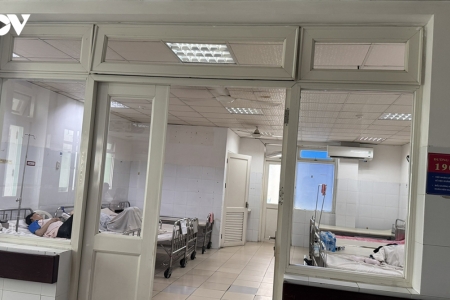 21 công nhân nhập viện nghi ngộ độc thực phẩm sau bữa ăn tại căng tin công ty