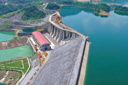 Hồ thủy điện Tuyên Quang đóng 1 cửa xả đáy từ 16 giờ ngày 13/7