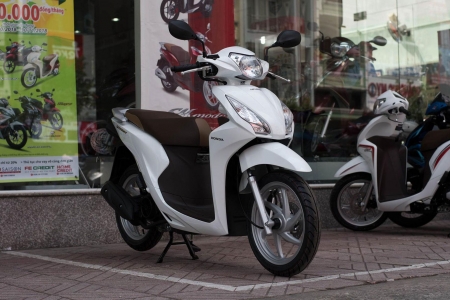 Giá xe Honda Vision tháng 7: Đại lý bán cao hơn gần 6,7 triệu đồng
