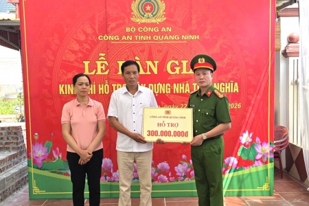 Quảng Ninh: Trao tặng kinh phí hỗ trợ đường link M88 mới nhất Nhà tình nghĩa cho gia đình liệt sĩ Nguyễn Đăng Khải