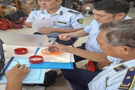 An Giang: Tạm giữ lô trang sức vàng giả mạo thương hiệu Chanel