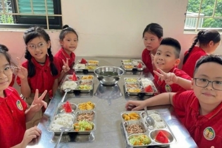 Hà Nội siết quy trình bữa ăn bán trú, đưa phụ huynh vào tổ giám sát