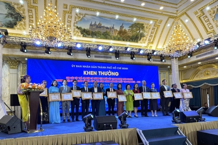TPHCM: Trao tặng Bằng khen cho doanh nghiệp, doanh nhân đổi mới, sáng tạo cùng thành phố phát triển