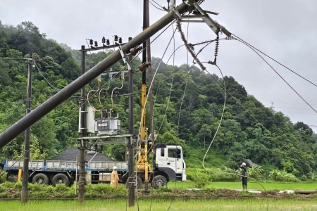 EVNNPC chủ động bảo vệ sức khỏe người lao động trong mùa mưa bão