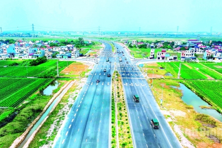 Ninh Bình phát động phong trào thi đua quyết tâm đạt mục tiêu tăng trưởng 2 con số