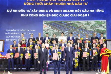 Bắc Ninh trao quyết định đầu tư cho các dự án tổng vốn gần 7 tỷ USD