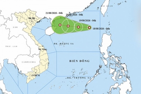 Áp thấp nhiệt đới mạnh lên trên Bắc Biển Đông, mưa lớn dồn dập ở Bắc Bộ